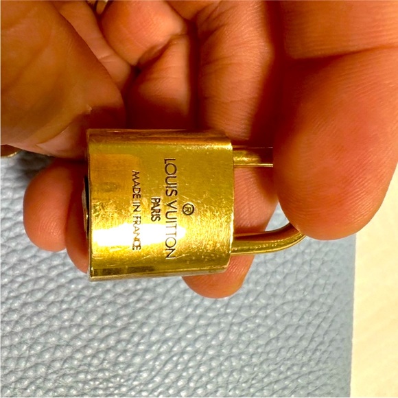 Lv Locker with key 322 nr. With Necklace! - Picture 3 of 10